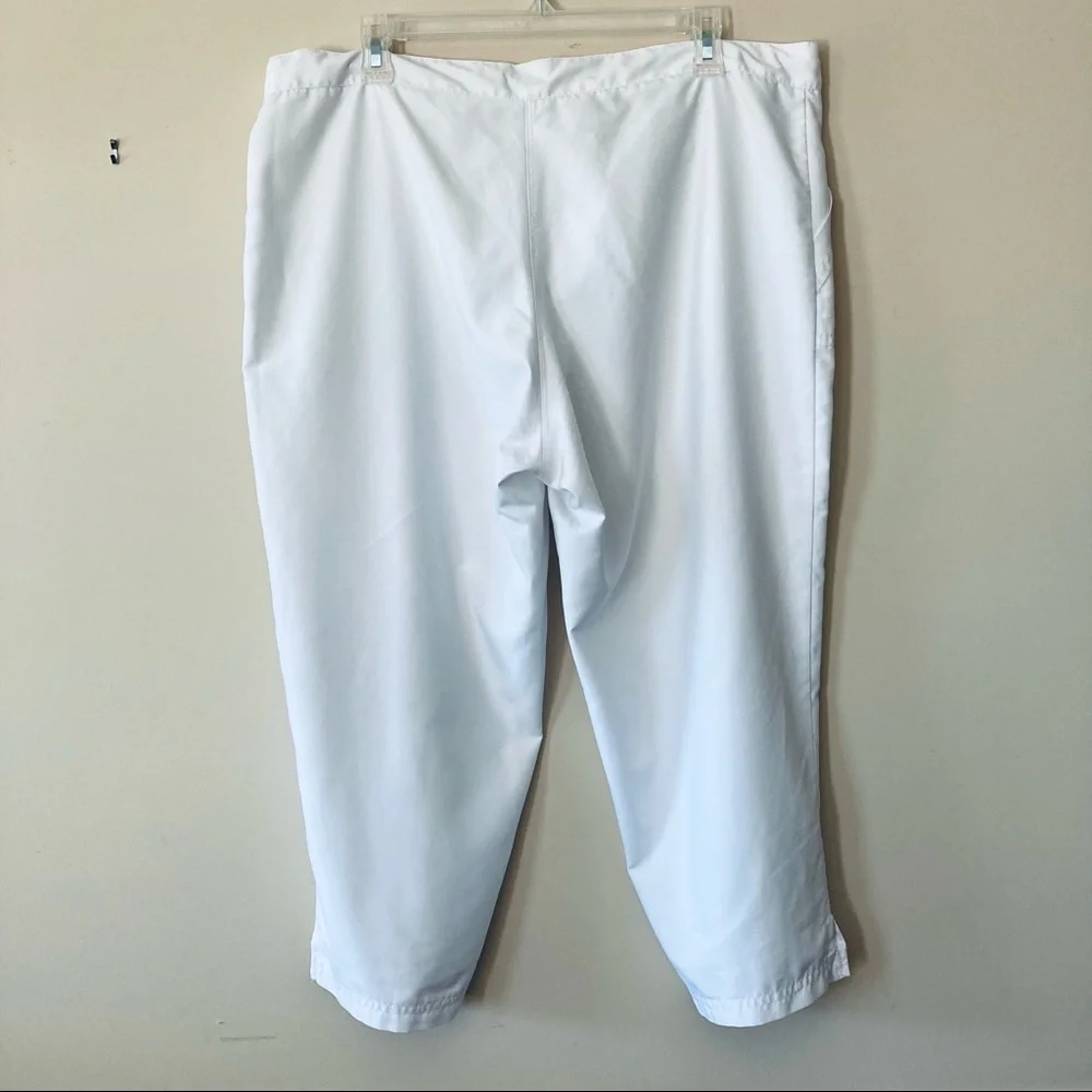 N/A white flat